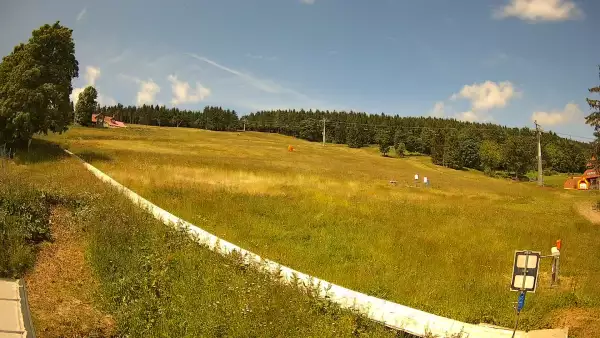Widok na szkółkę narciarską Winterpol w Zieleńcu