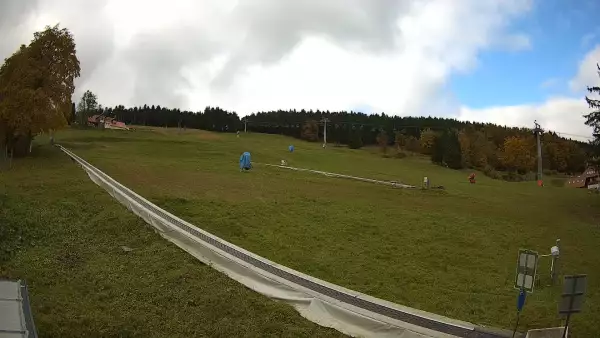 Widok na szkółkę narciarską Winterpol w Zieleńcu
