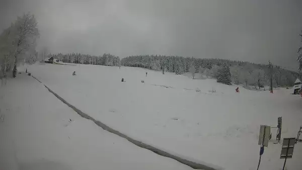Widok na szkółkę narciarską Winterpol w Zieleńcu
