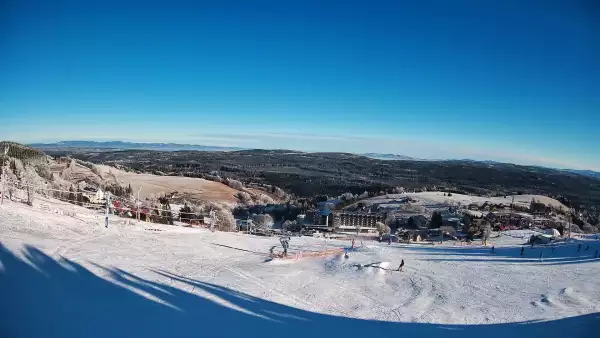 Widok na budowę apartamentowca Infinity w Zieleńcu