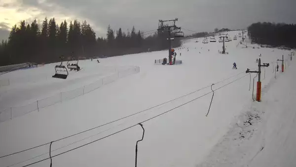 Widok na stok narciarski Złoty Groń.