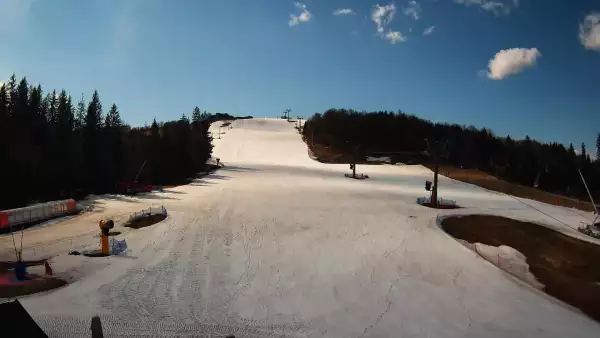 Złoty Groń w Istebnej - widok na trasy zjazdowe online.