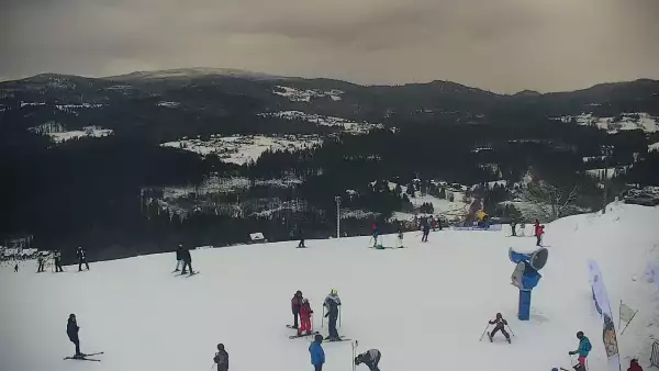 Złoty Groń w Istebnej - widok na 6-osobową kolej linową.