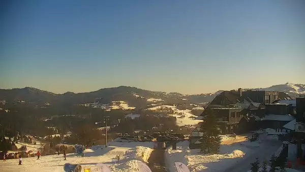 Złoty Groń w Istebnej - widok na 6-osobową kolej linową.