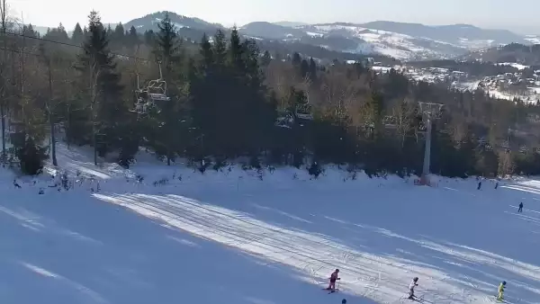 Widok z górnej stacji stoku Mały Rachowiec