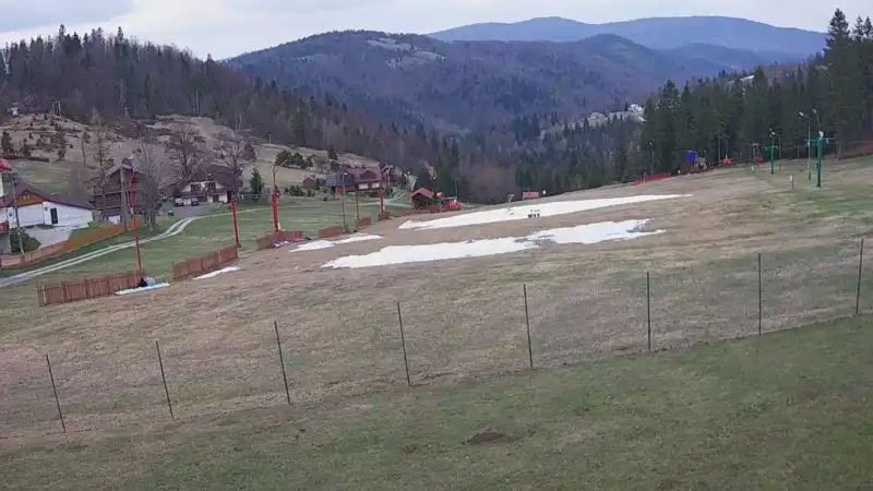 Widok z kamery na stok Biały Krzyż w Szczyrku.