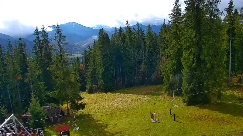 Widok z kamery na górnej stacji PKL na Butorowym Wierchu