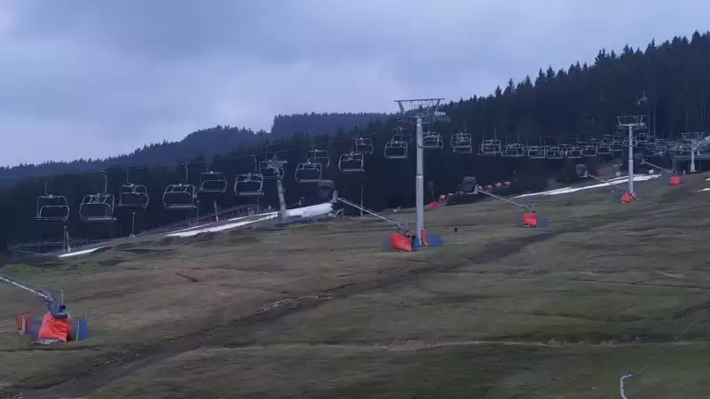 Czarna Góra Resort - widok na trasy zjazdowe oraz wyciąg.