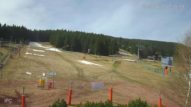 Obraz z kamery online w ośrodku narciarskim Czarna Góra Resort