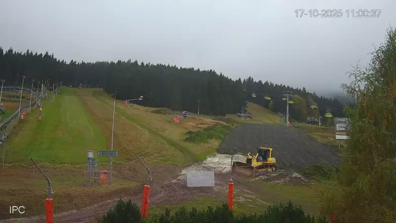 Obraz z kamery online w ośrodku narciarskim Czarna Góra Resort