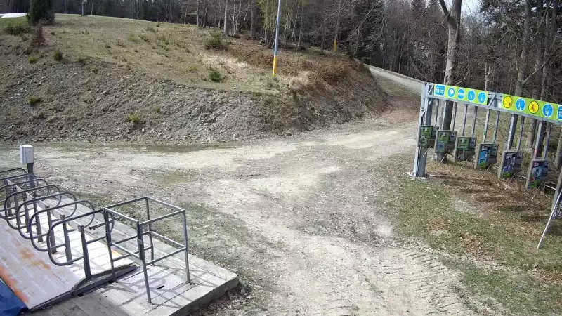 Czarny Groń - widok na stok pośredni