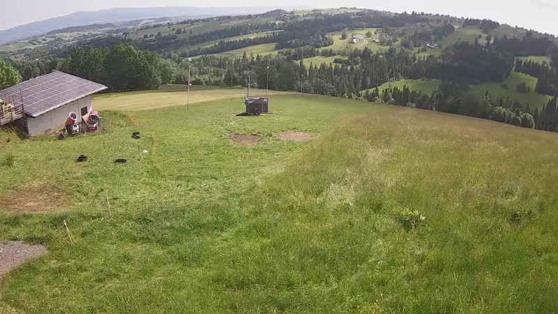 Widok na stację narciarską Czerwienne SKI na Podhalu.