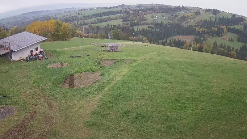 Widok na stację narciarską Czerwienne SKI na Podhalu.