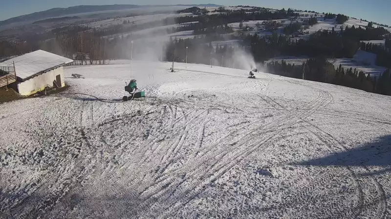 Widok na stację narciarską Czerwienne SKI na Podhalu.