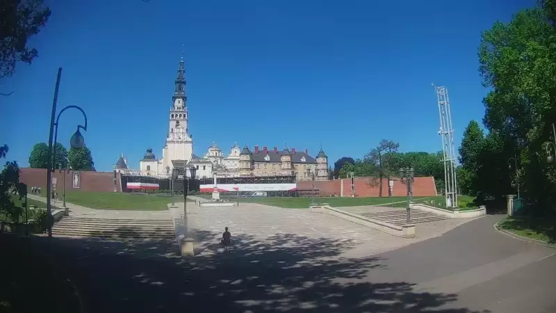 Widok z kamery na Sanktuarium Maryjne i Klasztor Zakonu Paulinów w Częstochowie.