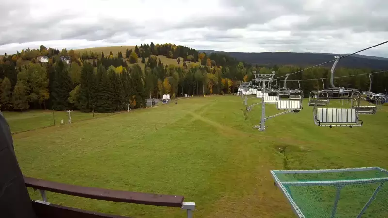 Wyciąg Diament w Kompleksie narciarskim Zieleniec zaprasza na narty.
