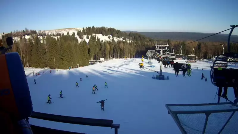 Wyciąg Diament w Kompleksie narciarskim Zieleniec zaprasza na narty.