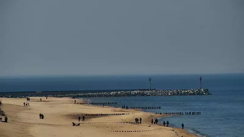 Plaża w Dziwnowie oglądaj w sezonie letnim.