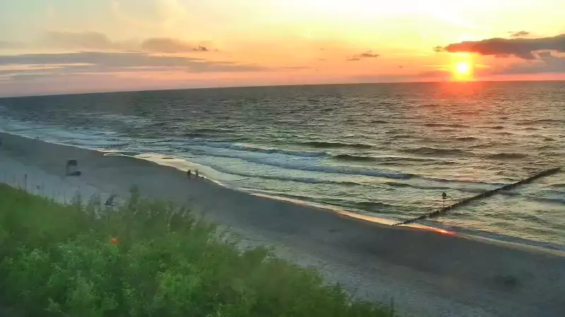 Plaża w Dziwnowie oglądaj w sezonie letnim.