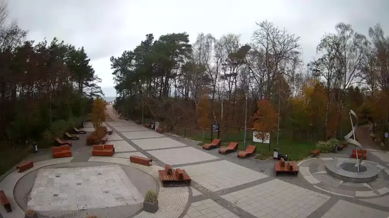 Widok na deptak w Dziwnówku