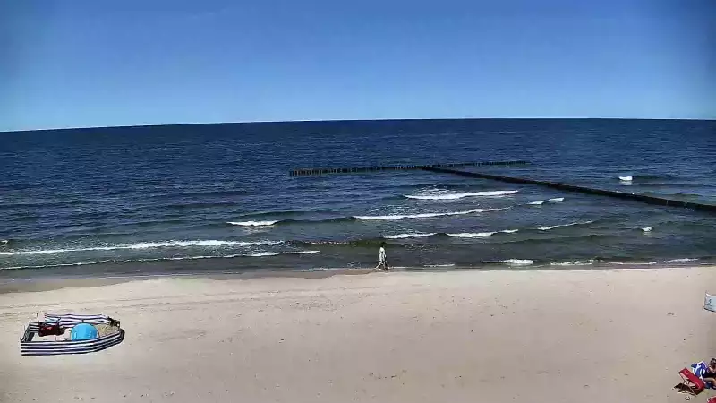 Widok na plażę i morze w Dziwnowie woj. zachodniopomorskie