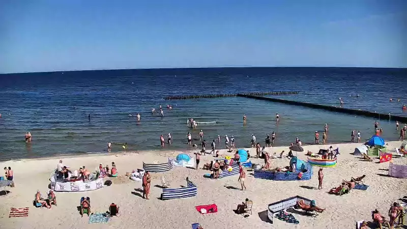 Widok na plażę i morze w Dziwnowie woj. zachodniopomorskie