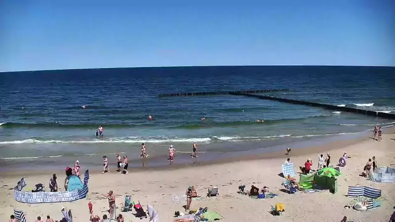 Widok na plażę i morze w Dziwnowie woj. zachodniopomorskie