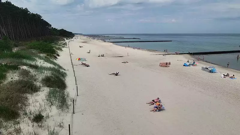 Wydmy w Dźwirzynie z kamery online.