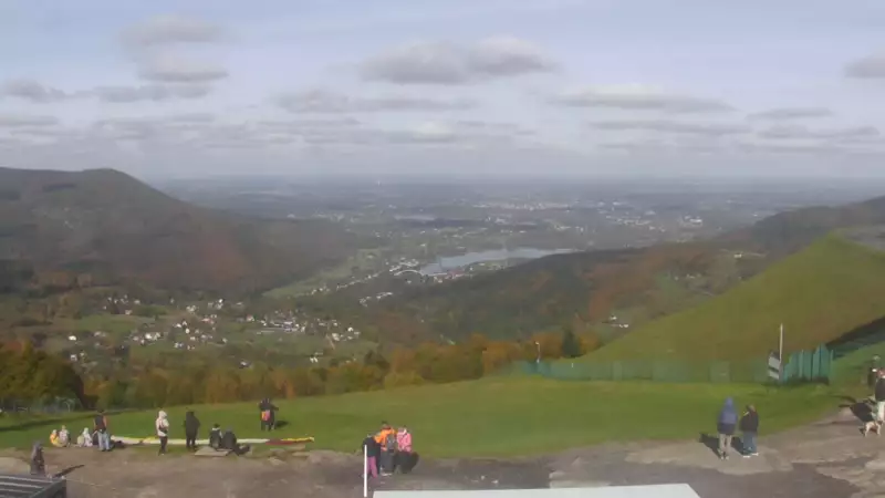 Góra Żar - widok ze szczytu Beskidu Małego