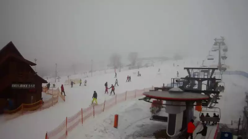 widok z dolnej stacji narciarskiej Gryglówka