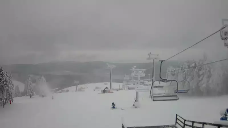 Zieleniec Gryglówka - widok z kamery na stok