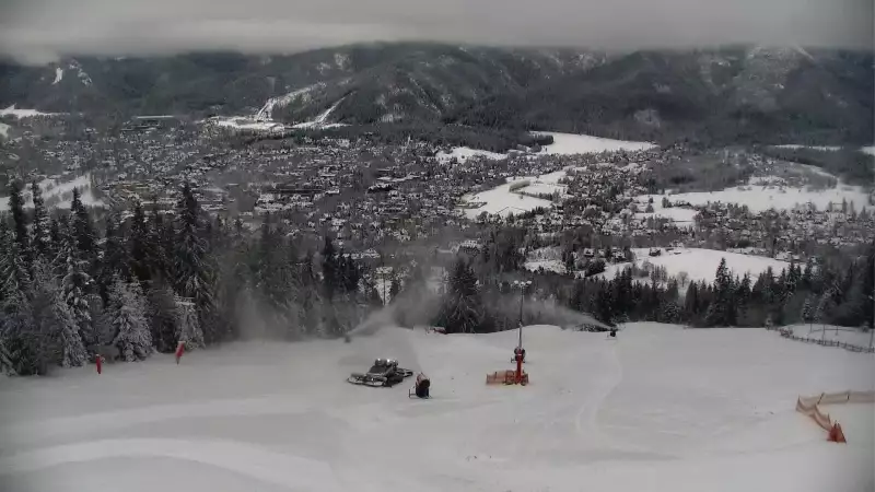 Widok z Kamery na panoramę Tatr.