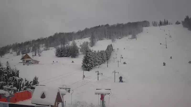 Widok na dolną stację wyciągu krzesełkowego na HARENDZIE.