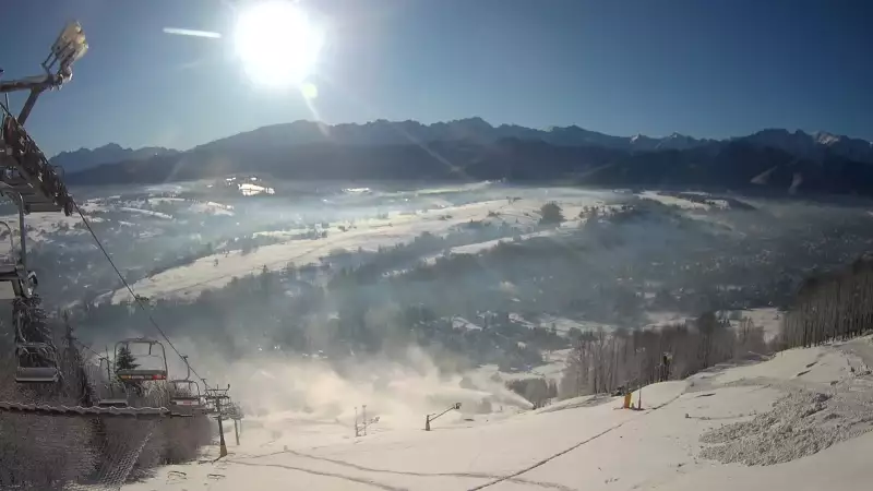 Widok z górnego odcinka Ośrodka Narciarskiego Harenda.