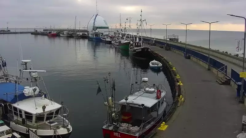 Kamera na bulwar helski plaże półwysep cypel na Helu.