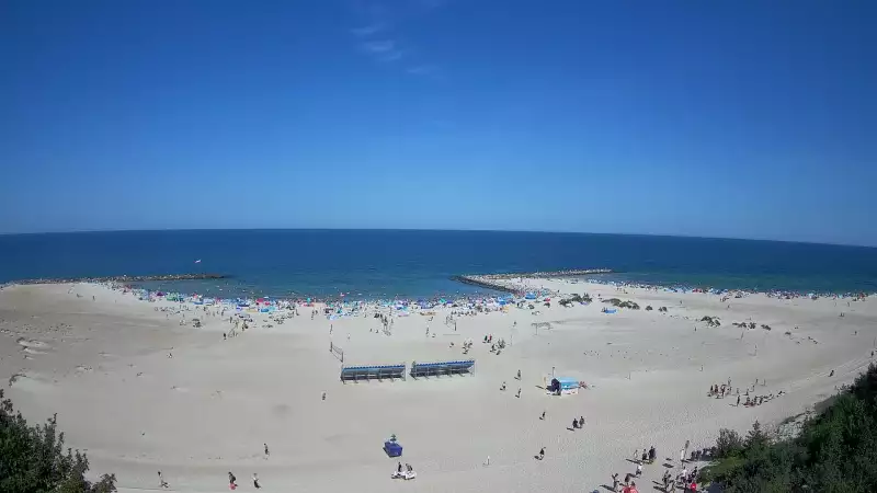 Widok na sztuczną plaże w Jarosławcu