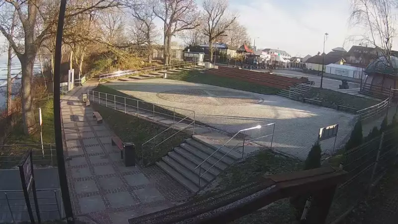 Widok z Kamery na plac widokowy Róża Wiatrów w Jarosławcu