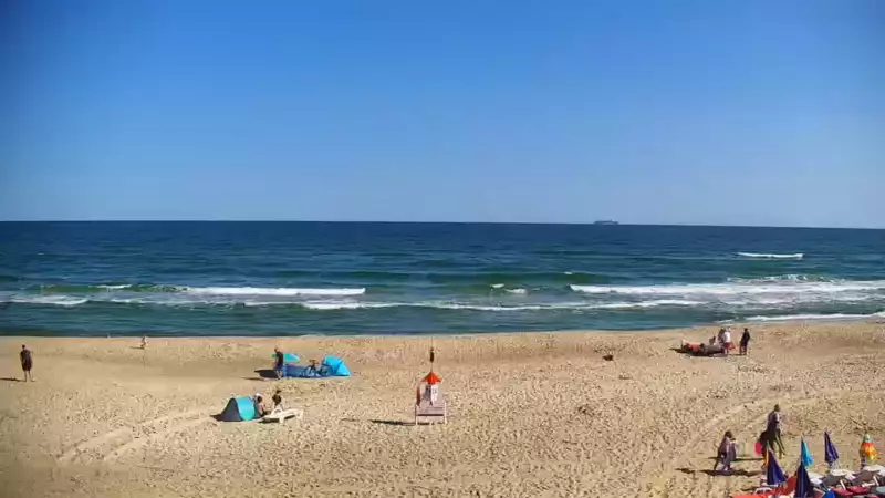Widok z Kamery na plażę z kurortu Jastrzębia Góra