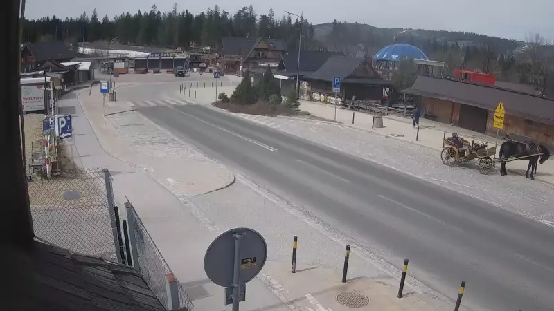 Widok z Kamery na Ulicę Bronisława Czecha w Zakopanem na żywo