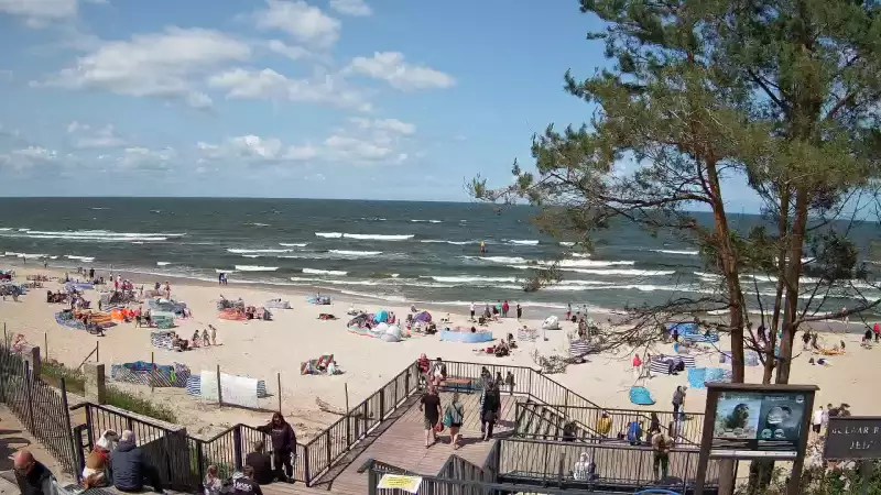 Widok z kamery na plażę w Stegnie to prawdziwa zachęta do wypoczynku.