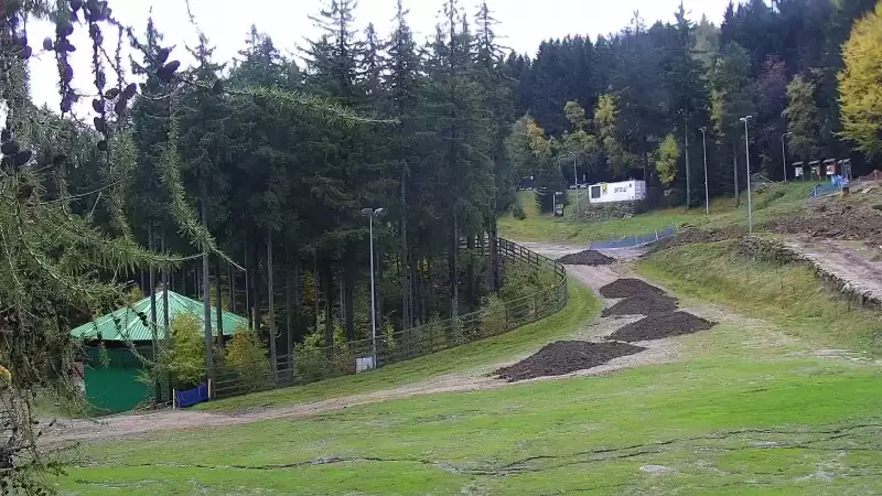 Widok z Kamery na wyciąg taśmowy w Karpacz Biały Jar.