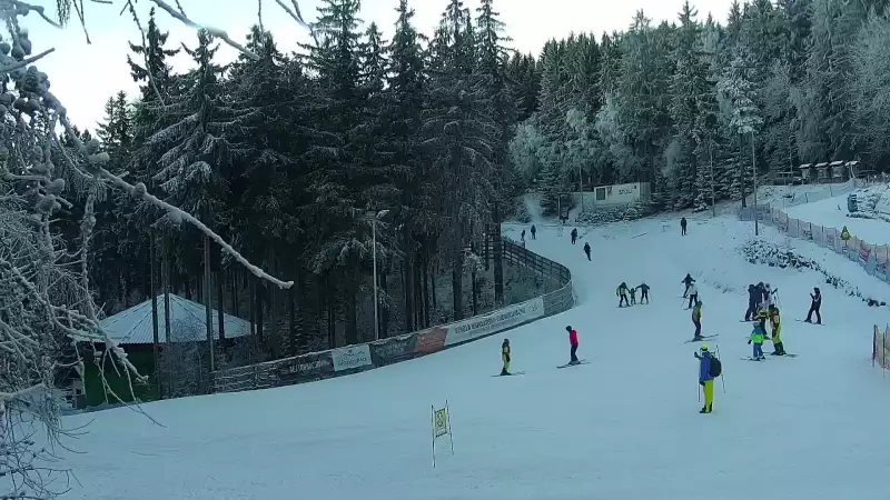 Widok z Kamery na wyciąg taśmowy w Karpacz Biały Jar.