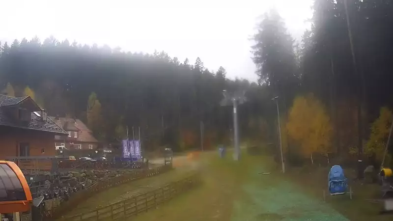 Widok z Kamery na dolną stację Biały Jar w Karpaczu