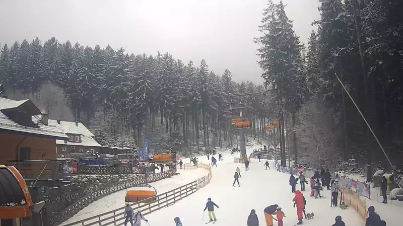 Widok z Kamery na dolną stację Biały Jar w Karpaczu