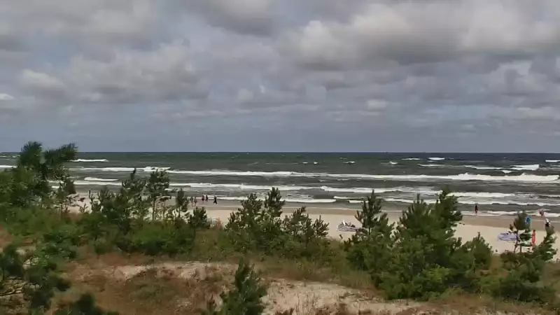 Obraz na żywo z plaży w Karwi