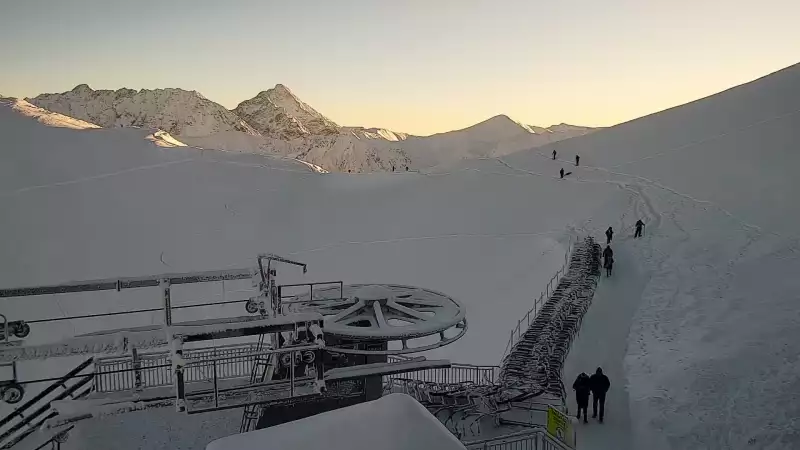 Kamera z Kasprowego Wierchu na czteroosobową kolejkę krzesełkową.