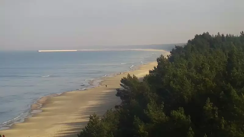 Widok na plażę i morze w Kątach Rybackich - zobacz