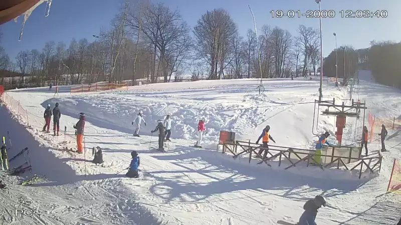 Widok na koniec jednej z tras narciarskich w ośrodku Kiczera Ski