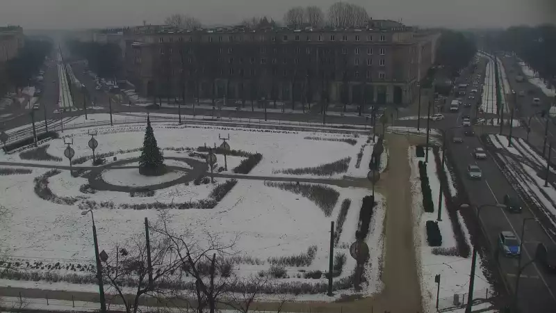 Widok online na jedną z dzielnic Krakowa - Nową Hutę. Zobacz Aleję Solidarności, Aleję Jana Pawła II oraz Aleję Róż