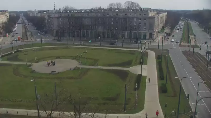 Widok online na jedną z dzielnic Krakowa - Nową Hutę. Zobacz Aleję Solidarności, Aleję Jana Pawła II oraz Aleję Róż